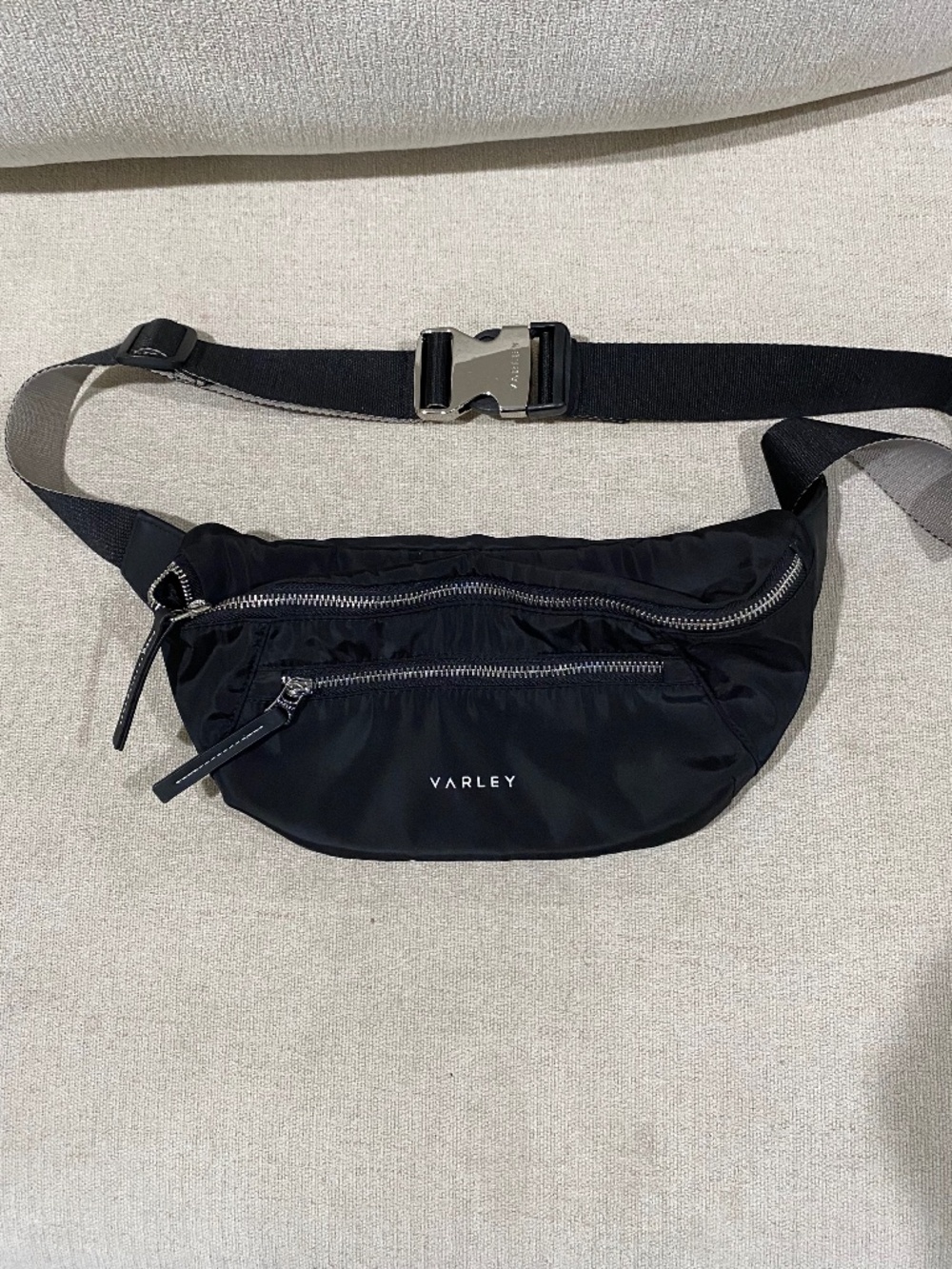 Varley belt bag - Picture 3 of 11